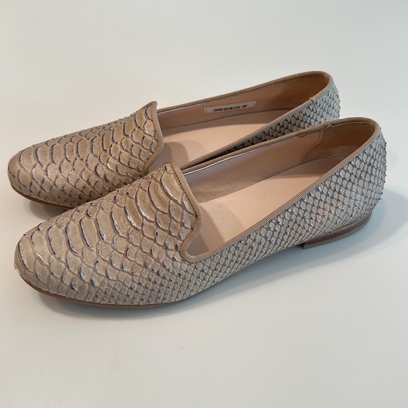 Cole Haan size 8.5 flat. - Picture 3 of 5